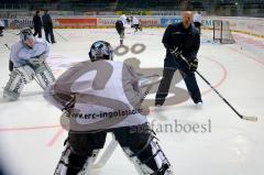 ERC Ingolstadt 1. Training -  Torwarttrainer Jonas Forsberg mit Markus Janka und Timo Pielmeier - Foto: Jürgen Meyer