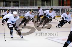 ERC Ingolstadt 1. Training -  Trainer Niklas Sundblad gibt Anweisungen - Foto: Jürgen Meyer