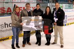 ERC Ingolstadt - Eisbären Berlin - Checkübergabe an Goals for Kids von Elektronische Fahrwerksyste - Foto: Jürgen Meyer