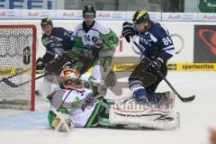 European Trophy 2013 - ERC Ingolstadt - EV Zug - Jean-Francois Boucher (84) trifft zum 2:0 Tor Jubel