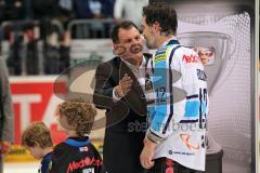 DEL - Playoff Finale - Kölner Haie KEC - ERC Ingolstadt - Deutscher Meister 2014 - Jürgen Arnold mit Tyler Bouck (12)