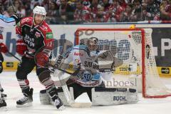 DEL - Playoff Finale - Kölner Haie KEC - ERC Ingolstadt - Torwart Timo Pielmeier (51) im Tor eine Wand