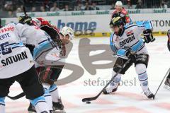 DEL - Playoff Finale - Kölner Haie KEC - ERC Ingolstadt - Thomas Greilinger (39) Bully Gewinn