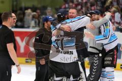 DEL - Playoff Finale - Kölner Haie KEC - ERC Ingolstadt - Deutscher Meister 2014 - Sieg Meister Jubel Torwart Timo Pielmeier (51) und Cheftrainer Niklas Sundblad