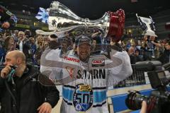 DEL - Playoff Finale - Kölner Haie KEC - ERC Ingolstadt - Ingolstadt ist Deutscher Meister Feier Fans Torwart Timo Pielmeier (51)