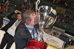 DEL - Playoff Finale - Kölner Haie KEC - ERC Ingolstadt - Ingolstadt ist Deutscher Meister Feier Cheftrainer Niklas Sundblad