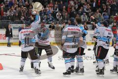 DEL - Playoff Finale - Kölner Haie KEC - ERC Ingolstadt - Ingolstadt ist Deutscher Meister Feier Tyler Bouck (12) Pokal