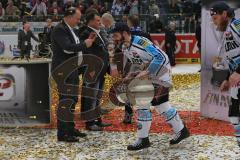 DEL - Playoff Finale - Kölner Haie KEC - ERC Ingolstadt - Deutscher Meister 2014 - Feier Jubel Pokal Thomas Greilinger (39)