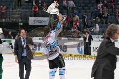 DEL - Playoff Finale - Kölner Haie KEC - ERC Ingolstadt - Deutscher Meister 2014 - Pokal Jubel Fans Tyler Bouck (12)