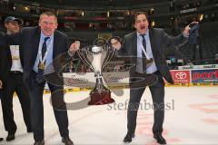 DEL - Playoff Finale - Kölner Haie KEC - ERC Ingolstadt - Ingolstadt ist Deutscher Meister Feier Cheftrainer Niklas Sundblad und Co-Trainer Petri Liimatainen