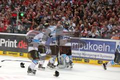 DEL - Playoff Finale - Kölner Haie KEC - ERC Ingolstadt - Das Spiel ist aus, Sieg Deutscher Meister Ingolstadt Jubel