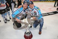 DEL - Playoff Finale - Kölner Haie KEC - ERC Ingolstadt - Deutscher Meister 2014 - Jubel Pokal Cup Tim Hambly (14) Jakub Ficenec (38)