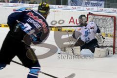 ERC Ingolstadt - Hamburg Freezers - Travis Turnball (71) mit der Chance zum 2:0 - Foto: Jürgen Meyer