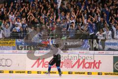 DEL - ERC Ingolstadt - Straubing Tigers - 1:0 - Tanzen Jubel vor den Fans Michel Périard (6)