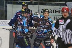 DEL - ERC Ingolstadt - Krefeld Pinguine - PlayOff Viertelfinale - 2. Spiel - Tor Jubel zum 4:0 durch Patrick Hager (52), Eddy Rinke-Leitans (91) und Jared Ross (42)