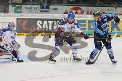 DEL - ERC Ingolstadt - Adler Mannheim - Tim Conboy (4) knapp am Tor