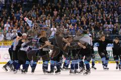 DEL - ERC Ingolstadt - Straubing Tigers - 1:0 - Tanzen Jubel vor den Fans