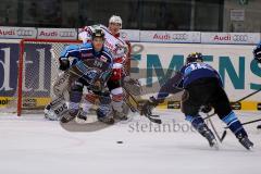 ERC Ingolstadt - Kölner Haie -Turbulente Szenen vor dem Tor von Timo Pielmeier - Tim Hambly - John Laliberte -  Foto: Jürgen Meyer