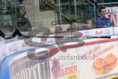 DEL - ERC Ingolstadt - Eisbären Berlin - Schläger blieb in der Glasscheibe stecken