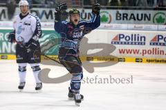 DEL - Playoff Halbfinale - ERC Ingolstadt - Hamburg Freezers - Spiel 6 - Tor Jubel durch Michel Périard (6) - Alexander Oblinger (20) Jubelt