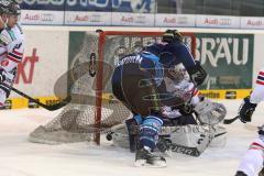 DEL - ERC Ingolstadt - Eisbären Berlin - John Laliberte (15)  umfährt das Tor und trifft zum 2:1 Tor Jubel, Torwart Robert Zepp durch die Beine