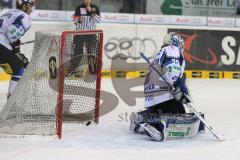 DEL - ERC Ingolstadt - Schwenninger Wild Wings - John Laliberte (15) mit seinem dritten Tor gegen Torwart Dimitri Pätzold