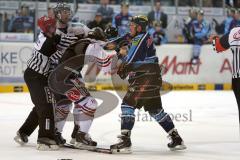 DEL - ERC Ingolstadt - Eisbären Berlin - Schlägerei zwischen Travis Turnbull (71) und Julian Talbot