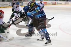 DEL - 2013 - ERC Ingolstadt - Augsburg Panther - John Laliberte (15) knapp am Tor verpasst den Puck