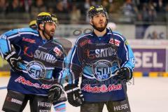 DEL - Playoff Halbfinale - ERC Ingolstadt - Hamburg Freezers - Tor Jubel John Laliberte (15) und hinten Thomas Greilinger (39)