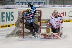 ERC Ingolstadt - Kölner Haie - Derek Hahn mit dem 2:2 Ausgleichstreffer - Travis Turnball - Foto: Jürgen Meyer