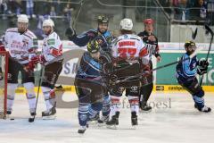 DEL - ERC Ingolstadt - Kölner Haie - PlayOff Finale 2014 - Spiel 2 - Tor für Ingolstadt Derek Hahn (43) hebt den Puck ins Tor Jubel 1:0