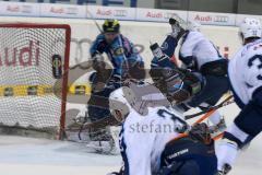 DEL - Playoff Halbfinale - ERC Ingolstadt - Hamburg Freezers - Jakub Ficenec (38) fliegt hier über den Torwart