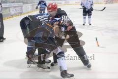 DEL - Playoff Halbfinale - ERC Ingolstadt - Hamburg Freezers - Schlägerei mit Alexander Oblinger (20)