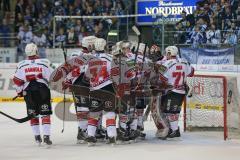 DEL - ERC Ingolstadt - Kölner Haie - PlayOff Finale 2014 - Spiel 2 - Sieg für die Kölner, Jubel bei Torwart Danny auf den Birken