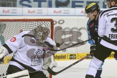 DEL - ERC Ingolstadt - Icetigers Nürberg - Alexander Oblinger (20) scheitert am Torwart Tyler Weiman