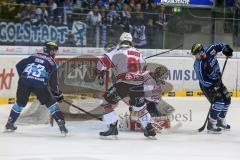 DEL - ERC Ingolstadt - Kölner Haie - PlayOff Finale 2014 - Spiel 2 - rechts Travis Turnbull (71)  scheitert am Torwart
