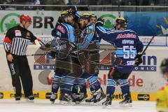 DEL - ERC Ingolstadt - Krefeld Pinguine - PlayOff Viertelfinale - 2. Spiel - John Laliberte (15) erzielt das 2:0 Tor Jubel