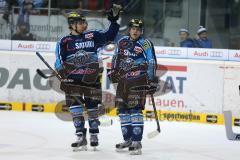 DEL - ERC Ingolstadt - Schwenninger Wild Wings - 11:2 - Jared Ross (42) trifft gegen Torwart Dimitri Pätzold Tor Jubel mit Michel Périard (6)