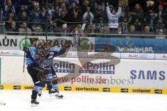 DEL - ERC Ingolstadt - Icetigers Nürberg - Tor Jubel Patrick Hager (52) links mit Robert Sabolic (25) rechts