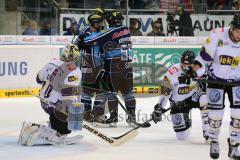 DEL - ERC Ingolstadt - Krefeld Pinguine - John Laliberte (15) Tor zum 3:0 Jubel Christoph Gawlik (11) und Patrick Köppchen (55)