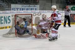 ERC Ingolstadt - Kölner Haie - Derek Hahn mit dem 2:2 Ausgleichstreffer - Travis Turnball - Foto: Jürgen Meyer