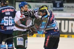 DEL - ERC Ingolstadt - Augsburger Panther - Schlägerei auf dem Eis vor dem Augsburger Tor rechts Jakub Ficenec (38)