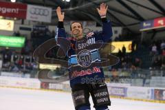 DEL - ERC Ingolstadt - Schwenninger Wild Wings - 11:2 - Matchwinner mit vier Toren John Laliberte (15) wird von den Fans gefeiert