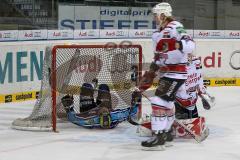 ERC Ingolstadt - Kölner Haie - Derek Hahn mit dem 2:2 Ausgleichstreffer - Travis Turnball - Foto: Jürgen Meyer