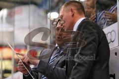 DEL - Playoff Finale - Spiel 4 - ERC Ingolstadt - Kölner Haie - Co-Trainer Petri Liimatainen und Cheftrainer Niklas Sundblad beim 2:0 ganz ruhig