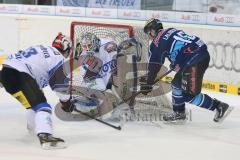 DEL - ERC Ingolstadt - Schwenninger Wild Wings - 11:2 - John Laliberte (15) trifft zum vierten Mal in diesem Spiel gegen Torwart Dimitri Pätzold Tor Jubel