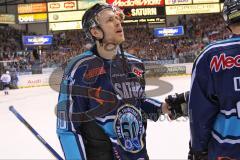 DEL - Playoff Halbfinale - ERC Ingolstadt - Hamburg Freezers - Spiel 6 - Sieg Finale Einzug Benedikt Schopper (10)