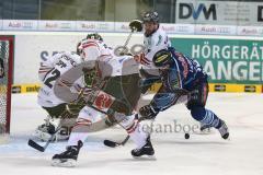 DEL - ERC Ingolstadt - Eisbären Berlin - rechts John Laliberte (15) scheitert an Torwart Robert Zepp