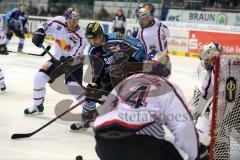 DEL - 2013 - ERC Ingolstadt - EHC Red Bull München - Ziga Jeglic (13) vor dem Tor wird umzingelt