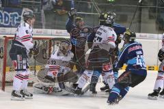 DEL - ERC Ingolstadt - Eisbären Berlin - John Laliberte (15)  umfährt das Tor und trifft zum 2:1 Tor Jubel, Torwart Robert Zepp durch die Beine. Hinten jubelt Travis Turnbull (71)